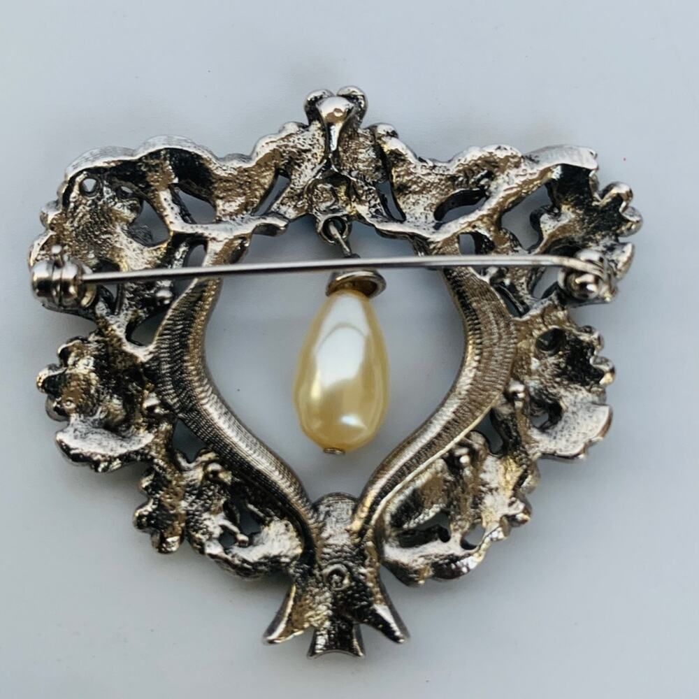 Vintage Pearl Brooch - Picture 3 of 7